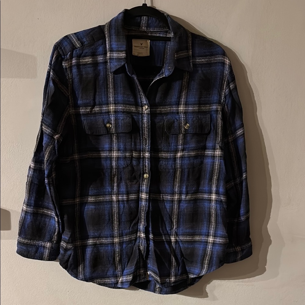 ✨2/$20✨Blue Plaid Button-Up Shirt